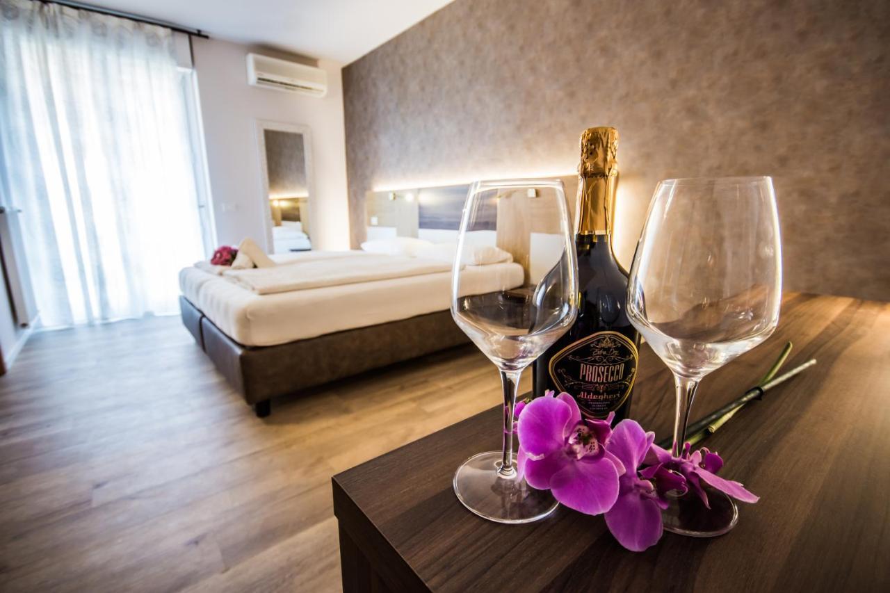 Hotel Eden 토리델베나코 외부 사진