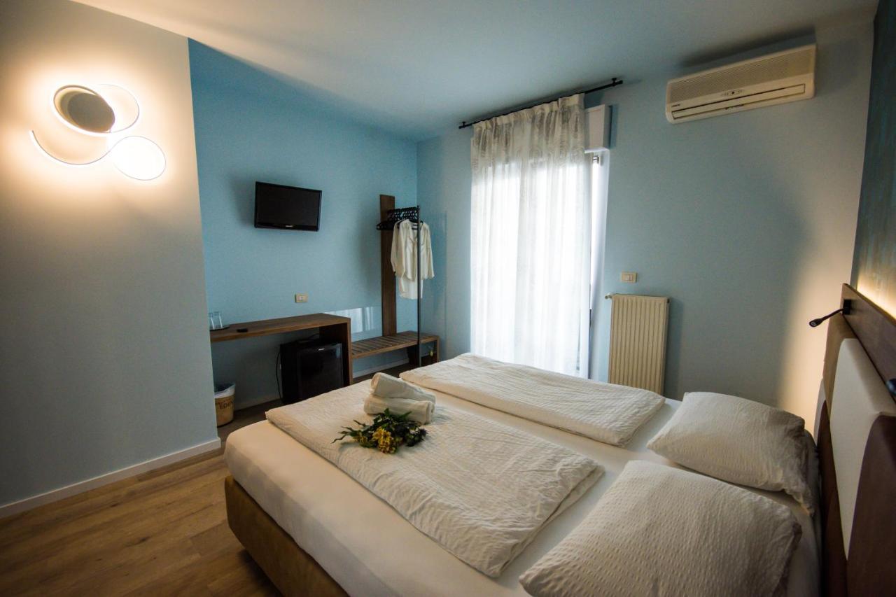 Hotel Eden 토리델베나코 외부 사진
