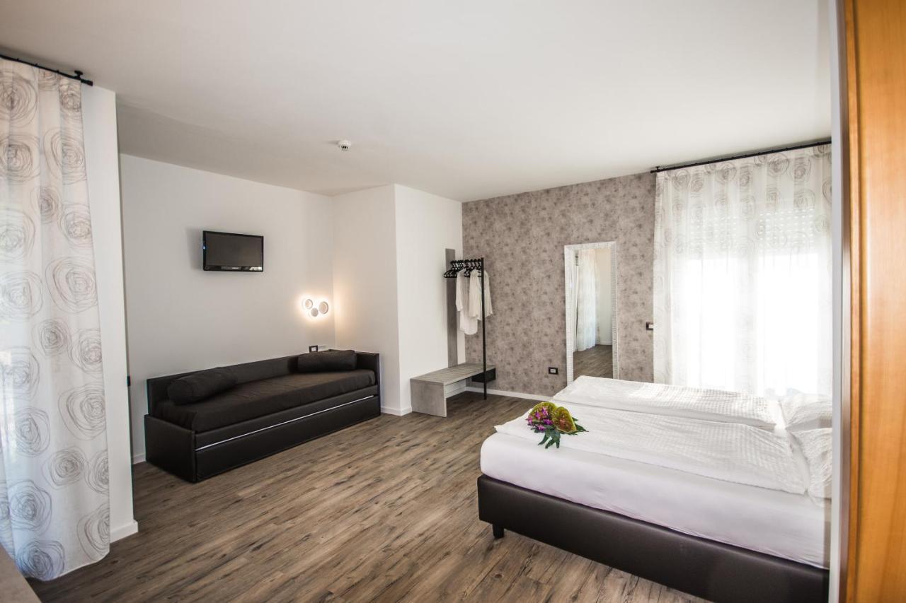 Hotel Eden 토리델베나코 외부 사진
