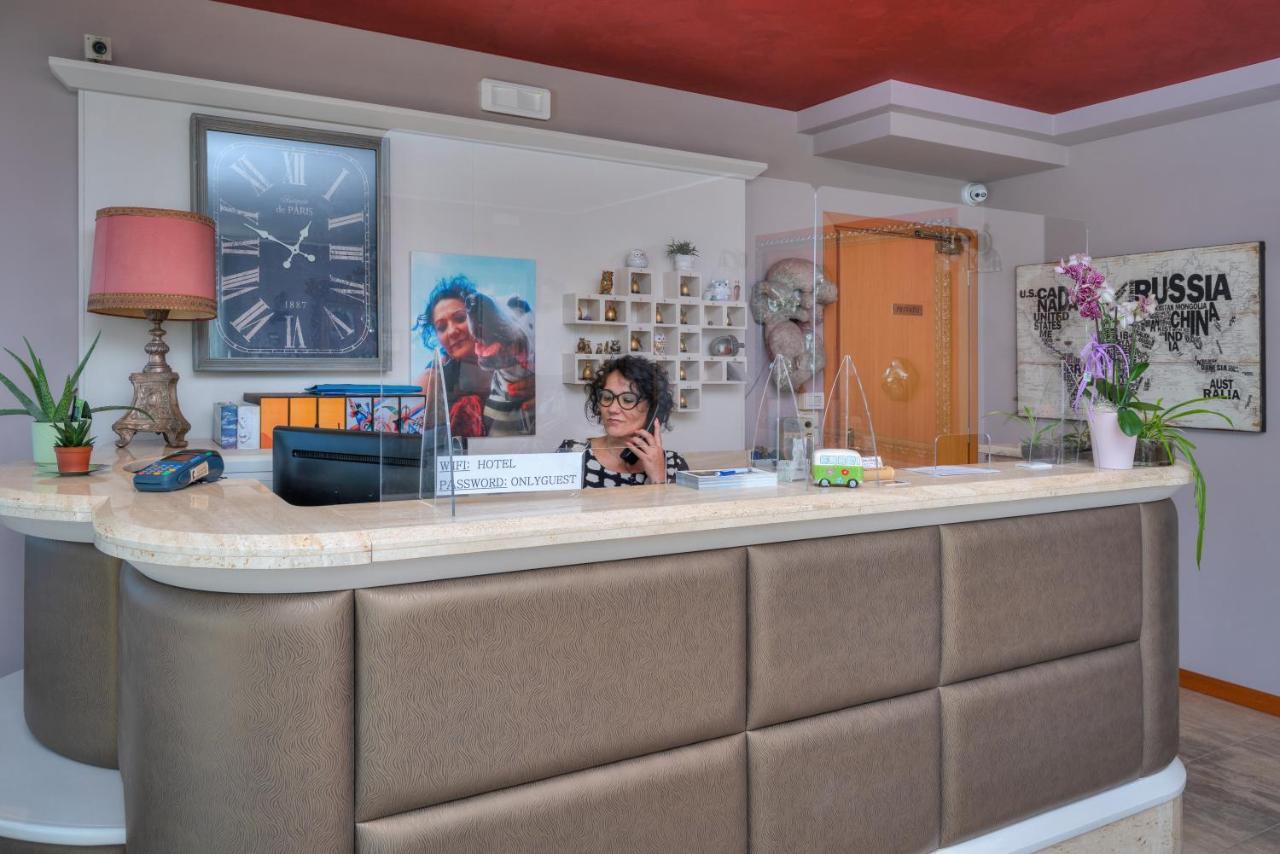 Hotel Eden 토리델베나코 외부 사진
